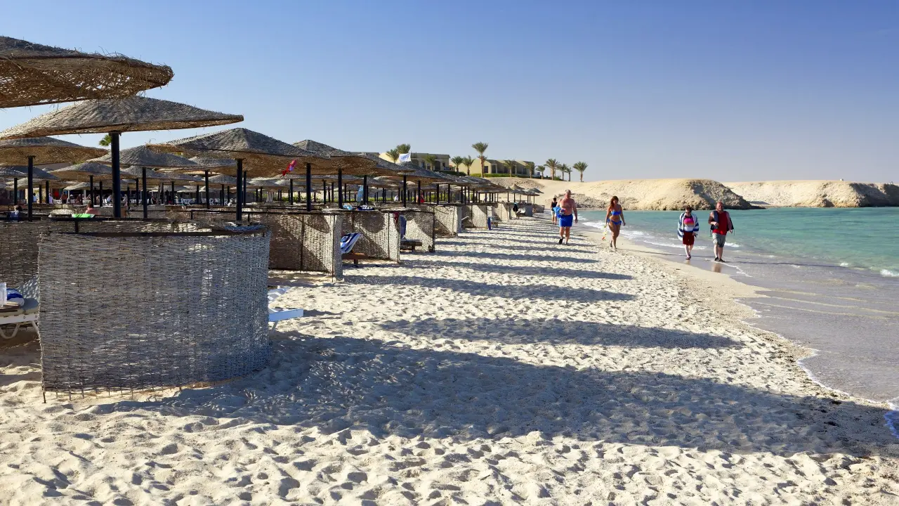 الفندق ثري كورنرز فيروز بلازا بيتش - مرسى علم